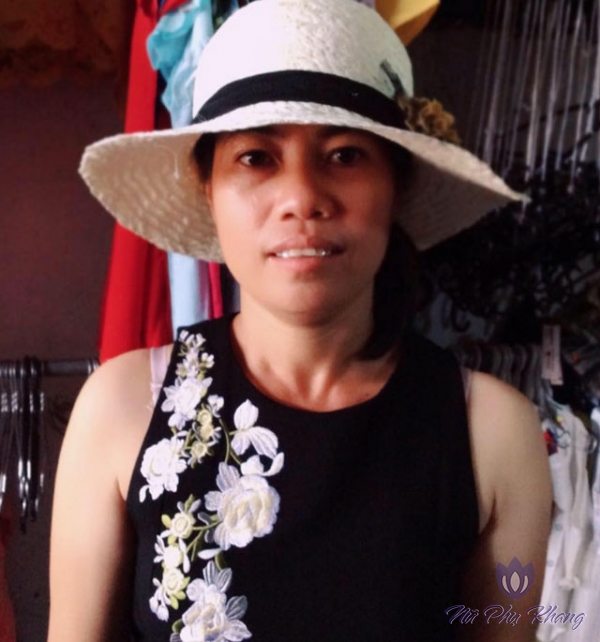Khí hư màu vàng vón cục và vùng kín có mùi hôi cần làm gì? 