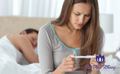 Tá hỏa với ngứa vùng kín kéo dài cô gái bị vô sinh