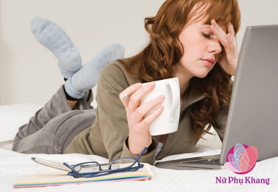 Thức khuya, stress gây rối loạn chu kỳ kinh nguyệt, ảnh hưởng sinh sản